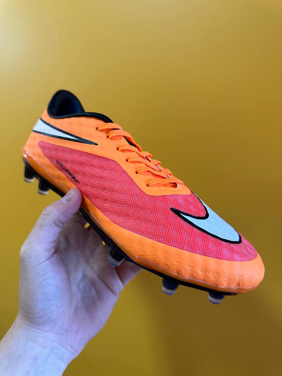 NIKE HYPERVENOM FG + BRINDE (PRONTA ENTREGA)