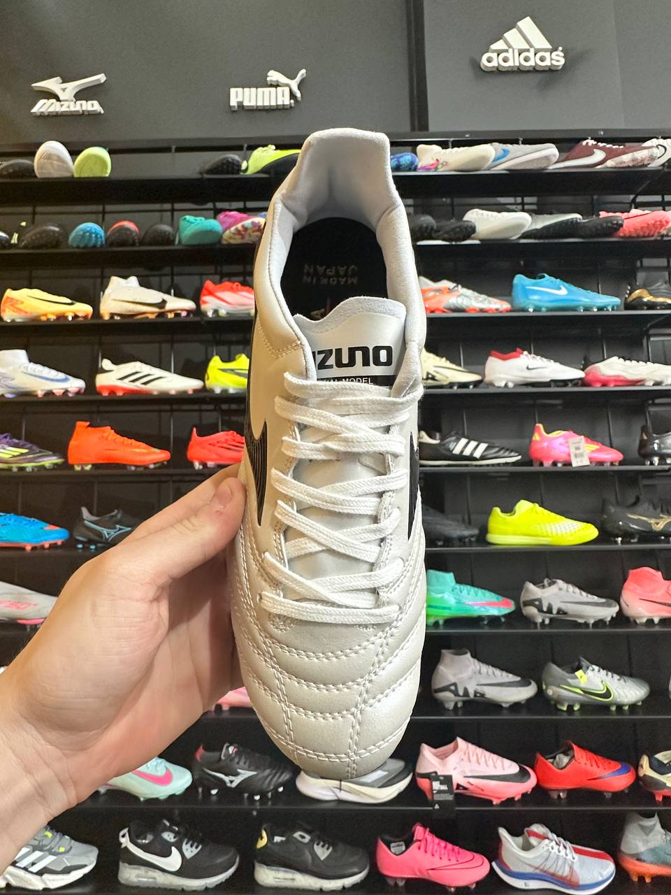 MIZUNO MORELIA FG + BRINDES (PRONTA ENTREGA)