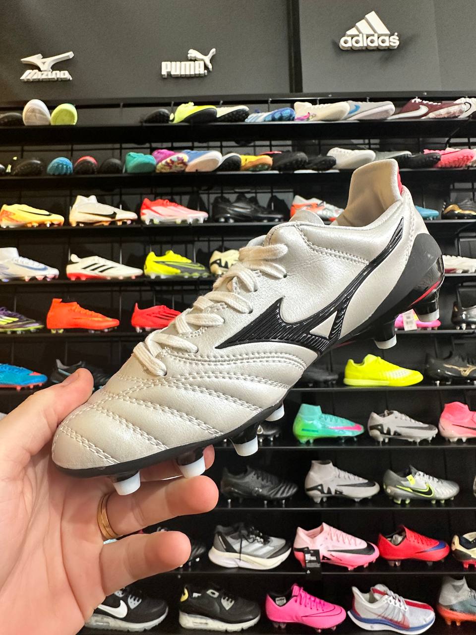 MIZUNO MORELIA FG + BRINDES (PRONTA ENTREGA)