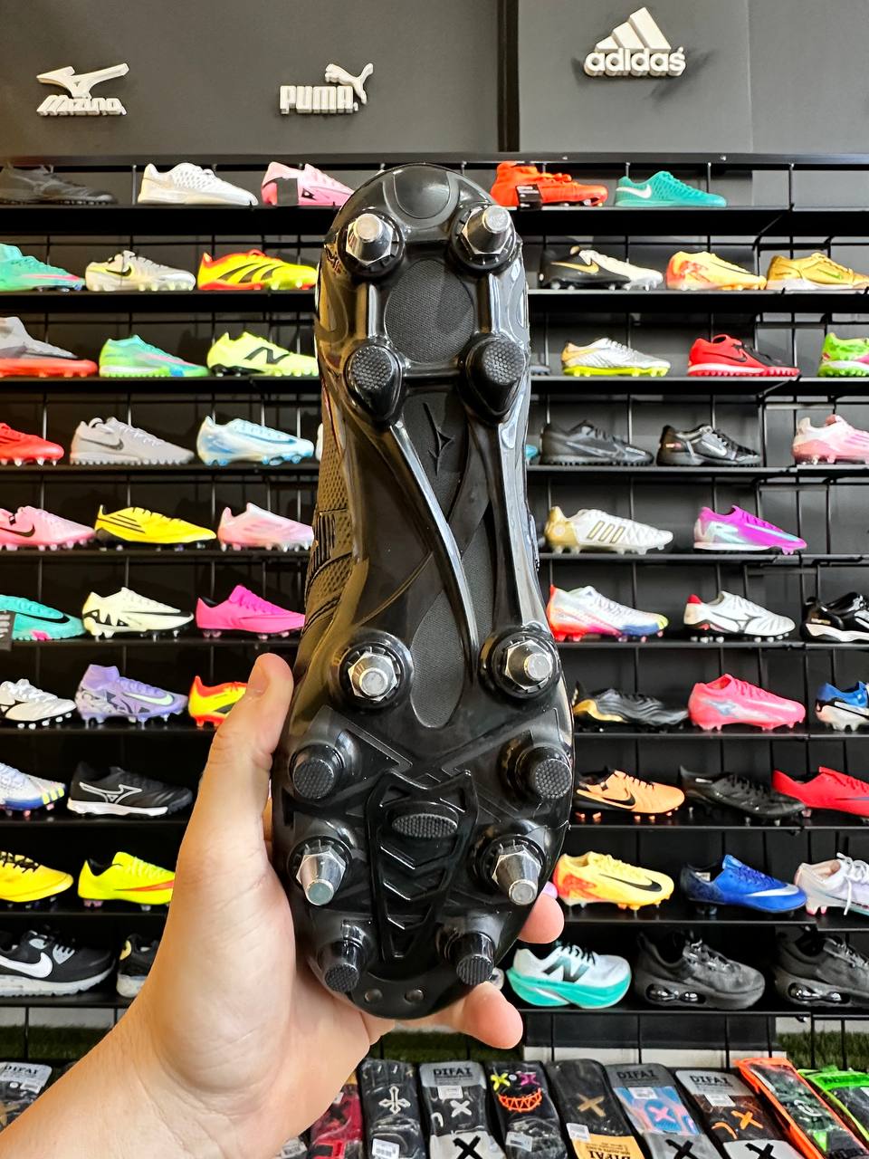 MIZUNO MORELIA SG + BRINDE (PRONTA ENTREGA)