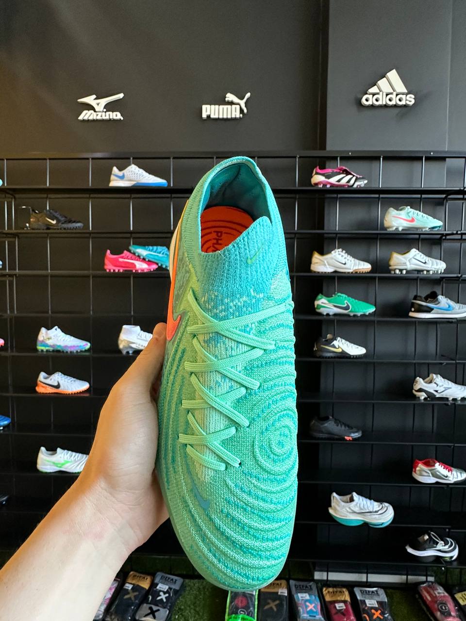 NIKE PHANTOM LUNA ELITE IC + BRINDES (PRONTA ENTREGA)