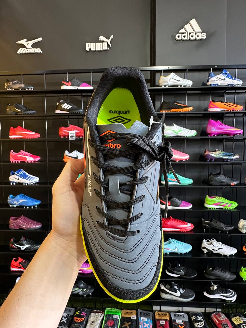 UMBRO PRO 5 BUMP CLUB (PRONTA ENTREGA)