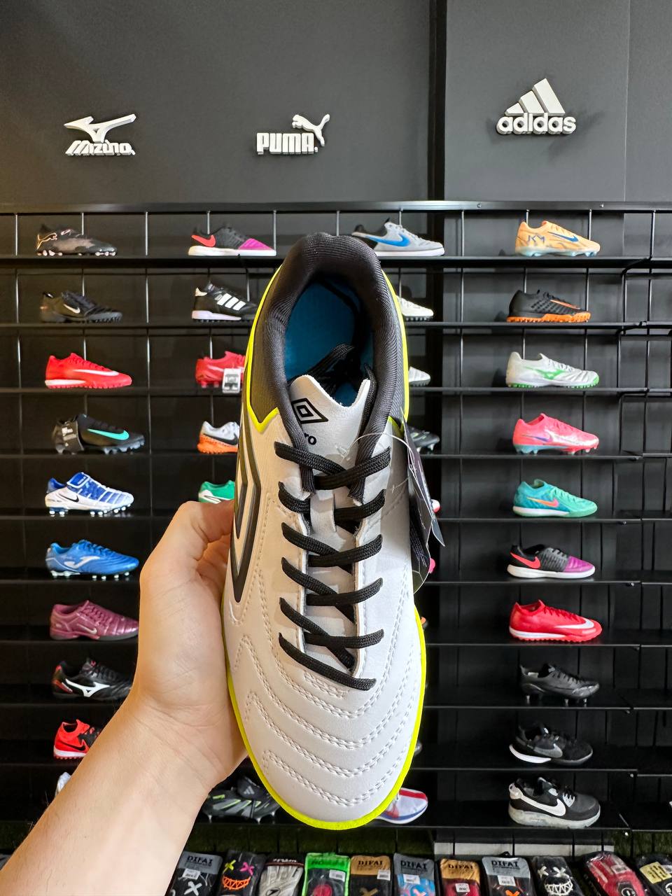 UMBRO ADAMANT MASTER CLASS PRONTA ENTREGA