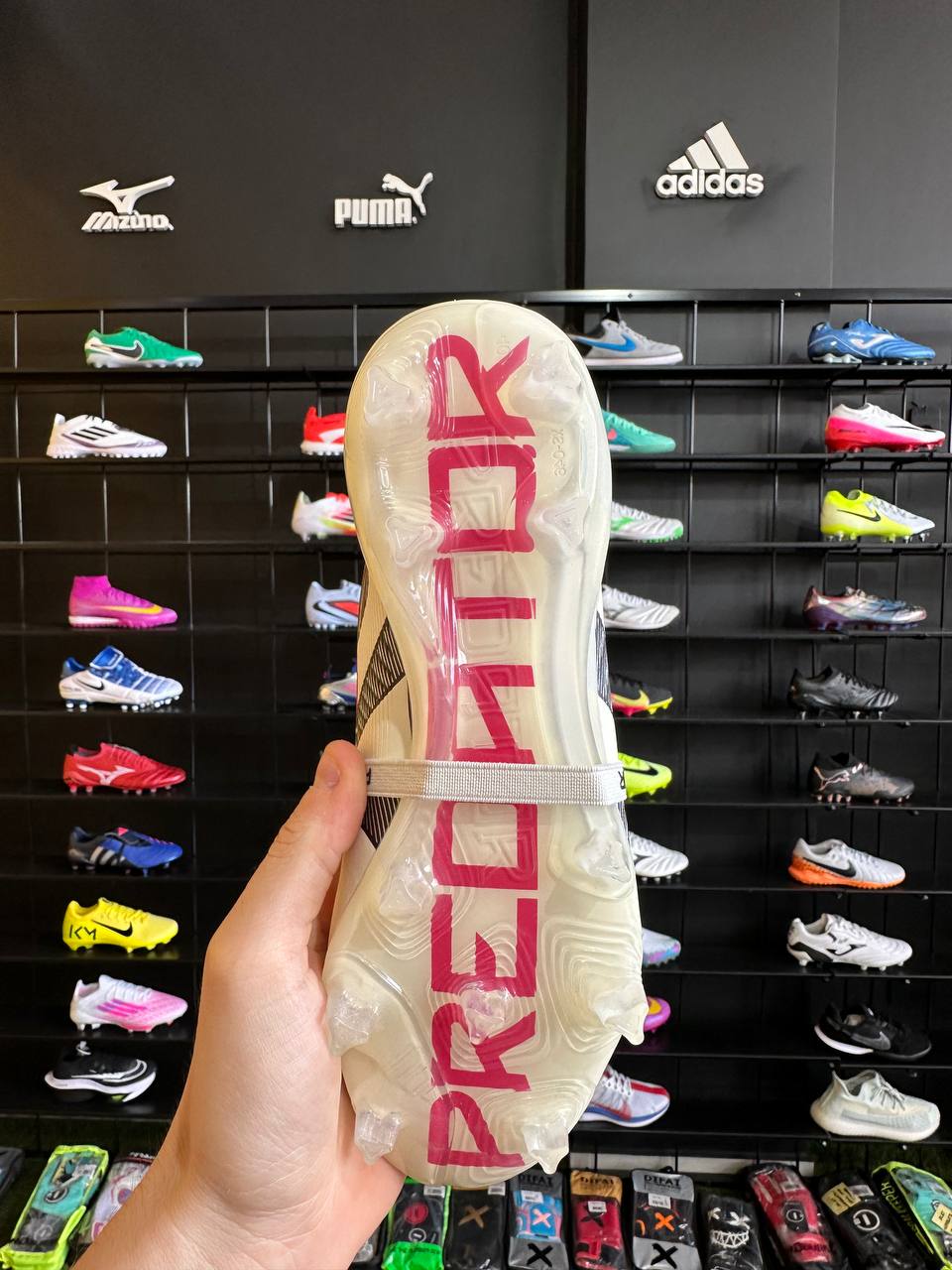 ADIDAS PREDATOR FG + BRINDES (PRONTA ENTREGA)