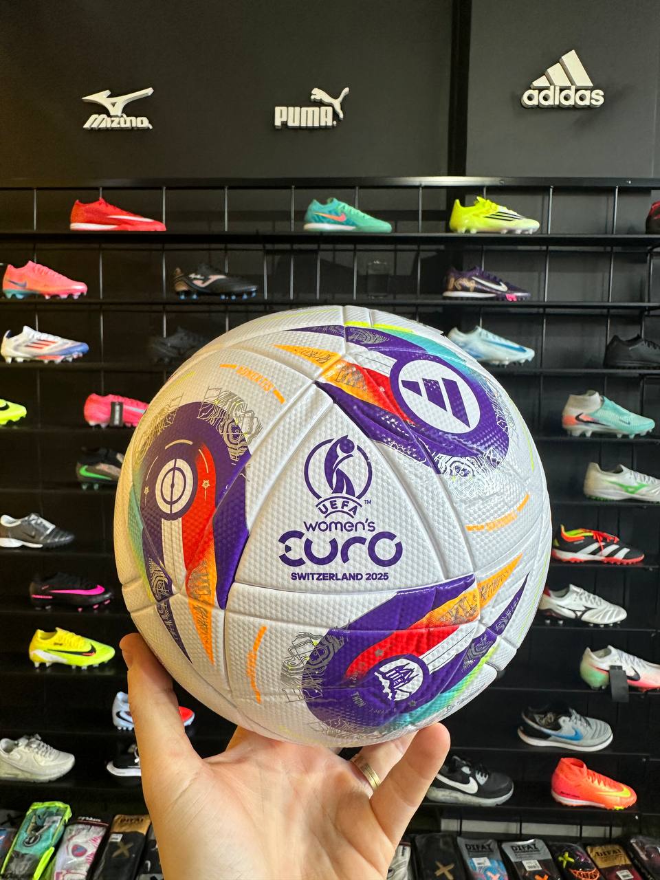 BOLA CAMPO UEFA 2025