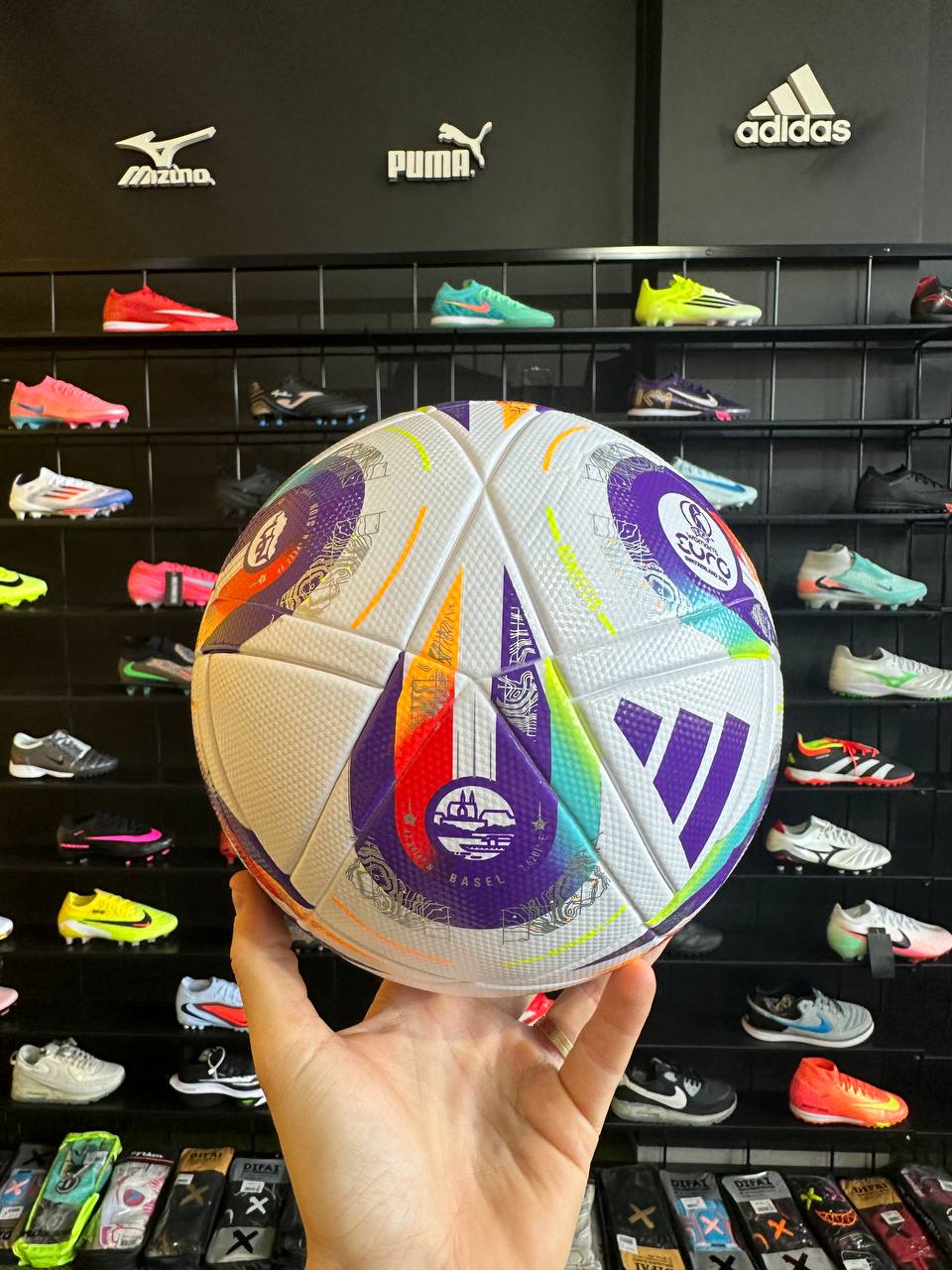 BOLA CAMPO UEFA 2025