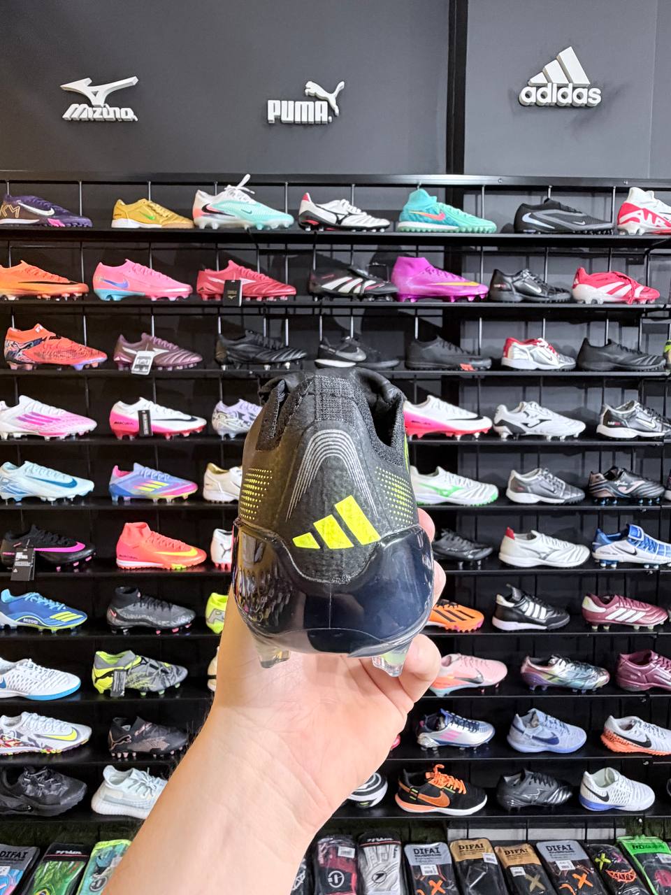 ADIDAS PREDATOR FG + BRINDES (PRONTA ENTREGA)