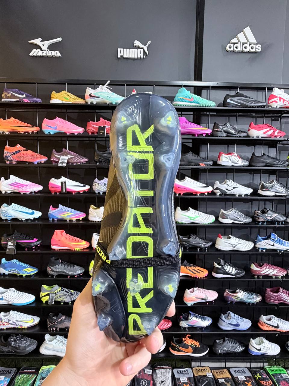 ADIDAS PREDATOR FG + BRINDES (PRONTA ENTREGA)