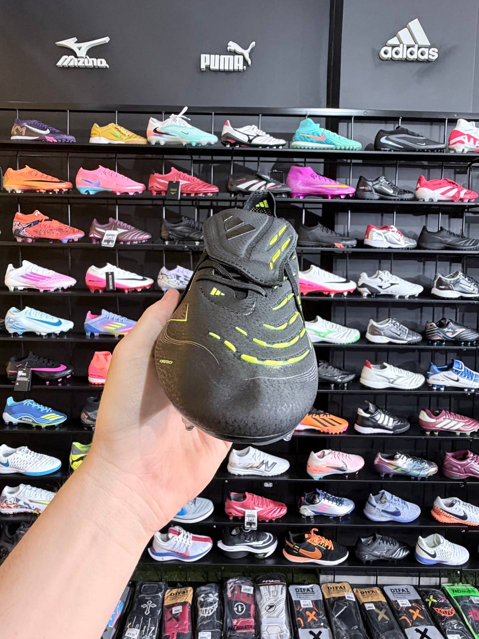 ADIDAS PREDATOR FG + BRINDES (PRONTA ENTREGA)