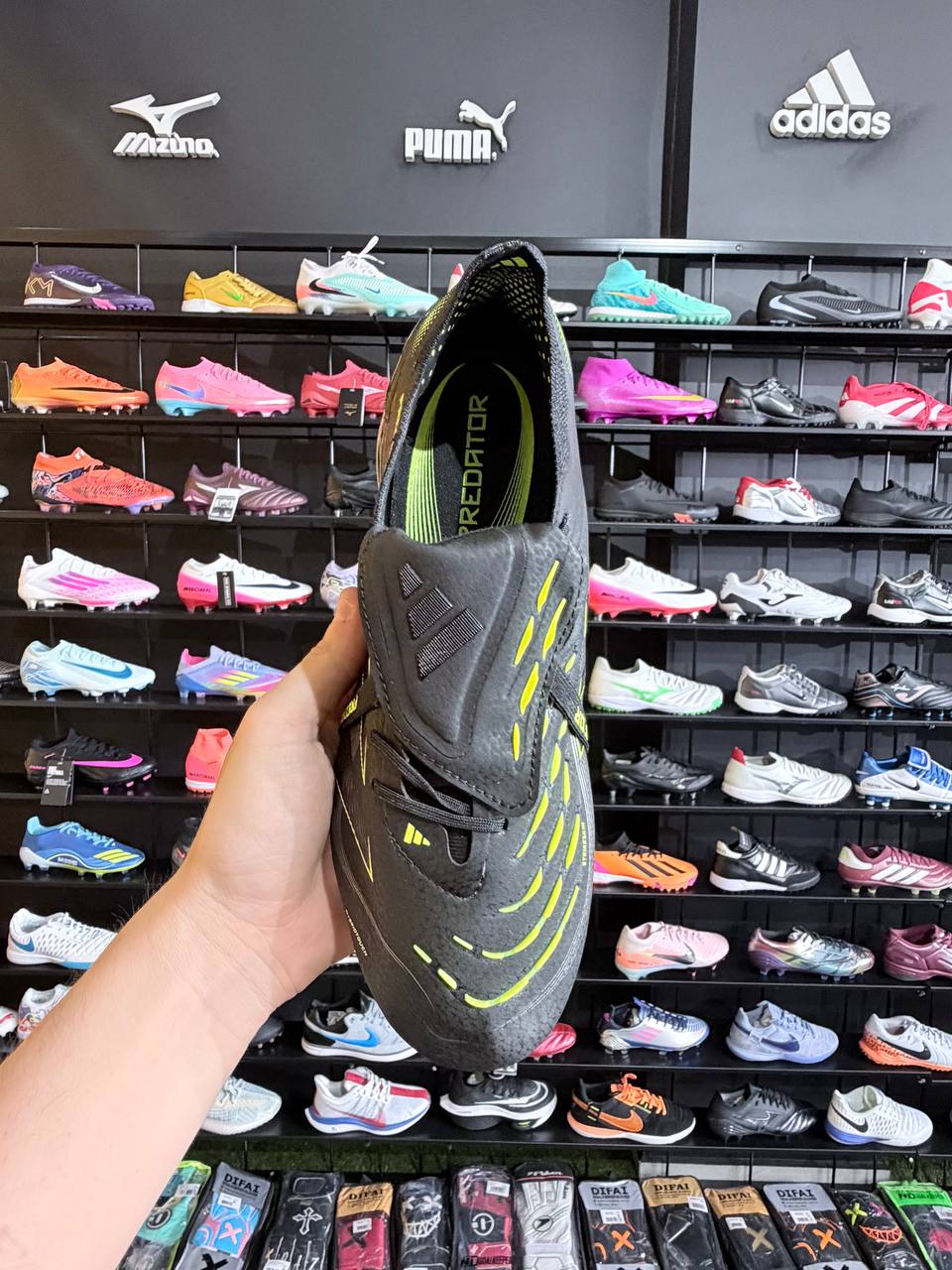 ADIDAS PREDATOR FG + BRINDES (PRONTA ENTREGA)