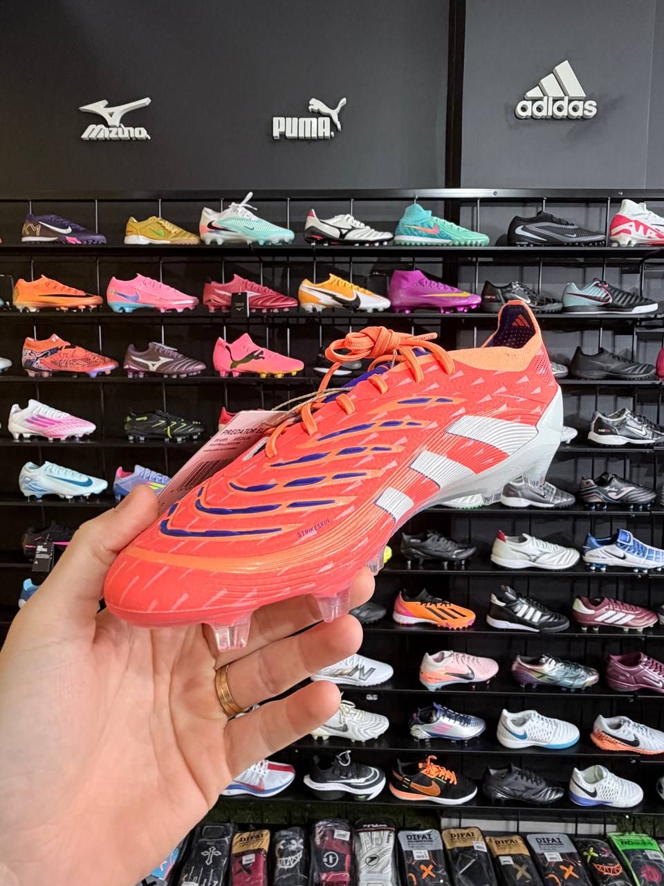 ADIDAS PREDATOR FG PROFISSIONAL + BRINDES (PRONTA ENTREGA)