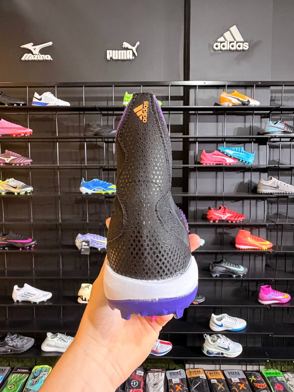 ADIDAS PREDATOR FREAK TF + BRINDE (PRONTA ENTREGA)