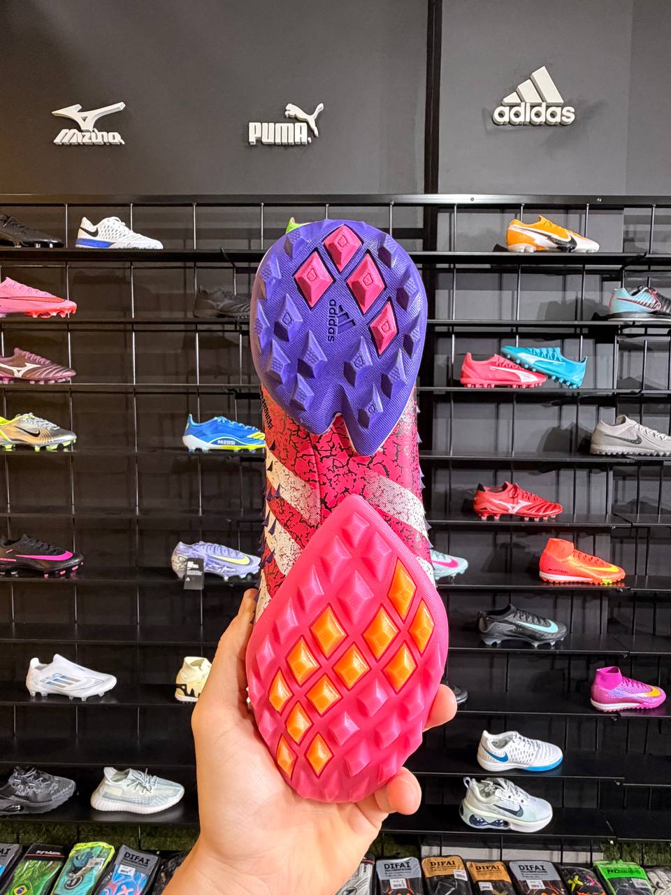 ADIDAS PREDATOR FREAK TF + BRINDE (PRONTA ENTREGA)