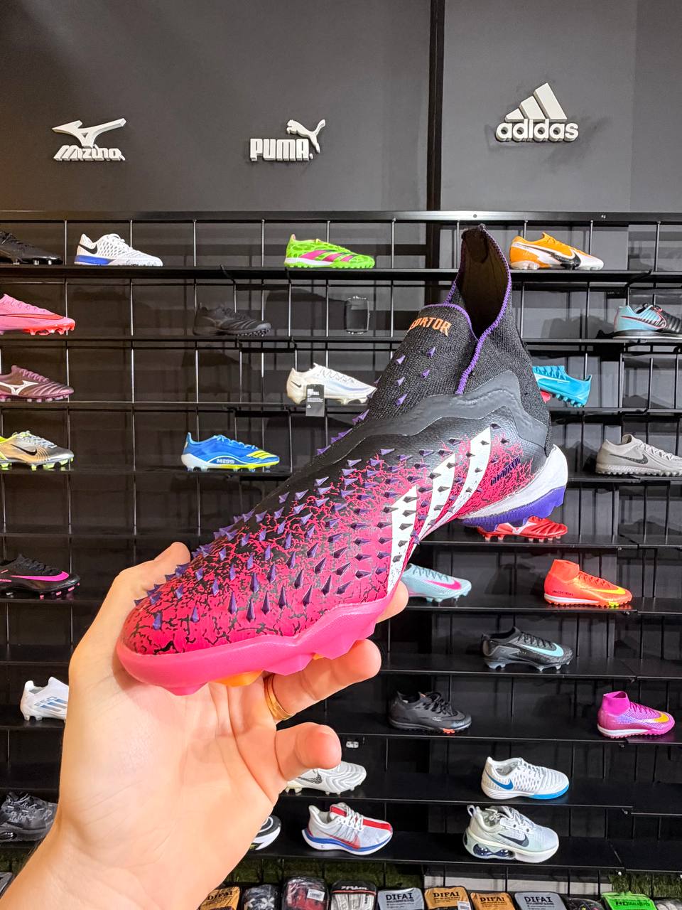 ADIDAS PREDATOR FREAK TF + BRINDE (PRONTA ENTREGA)