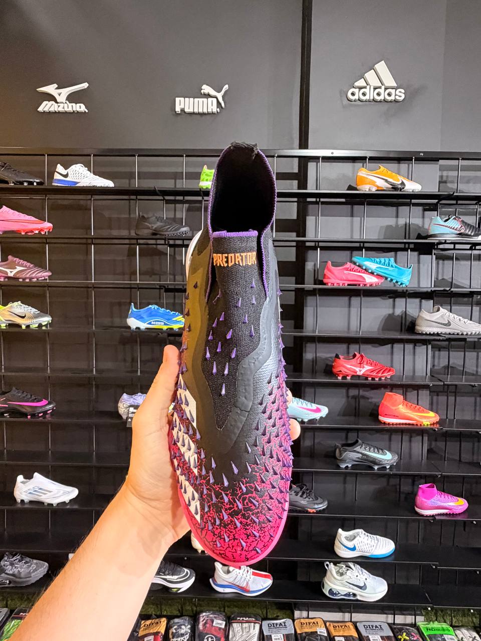 ADIDAS PREDATOR FREAK TF + BRINDE (PRONTA ENTREGA)