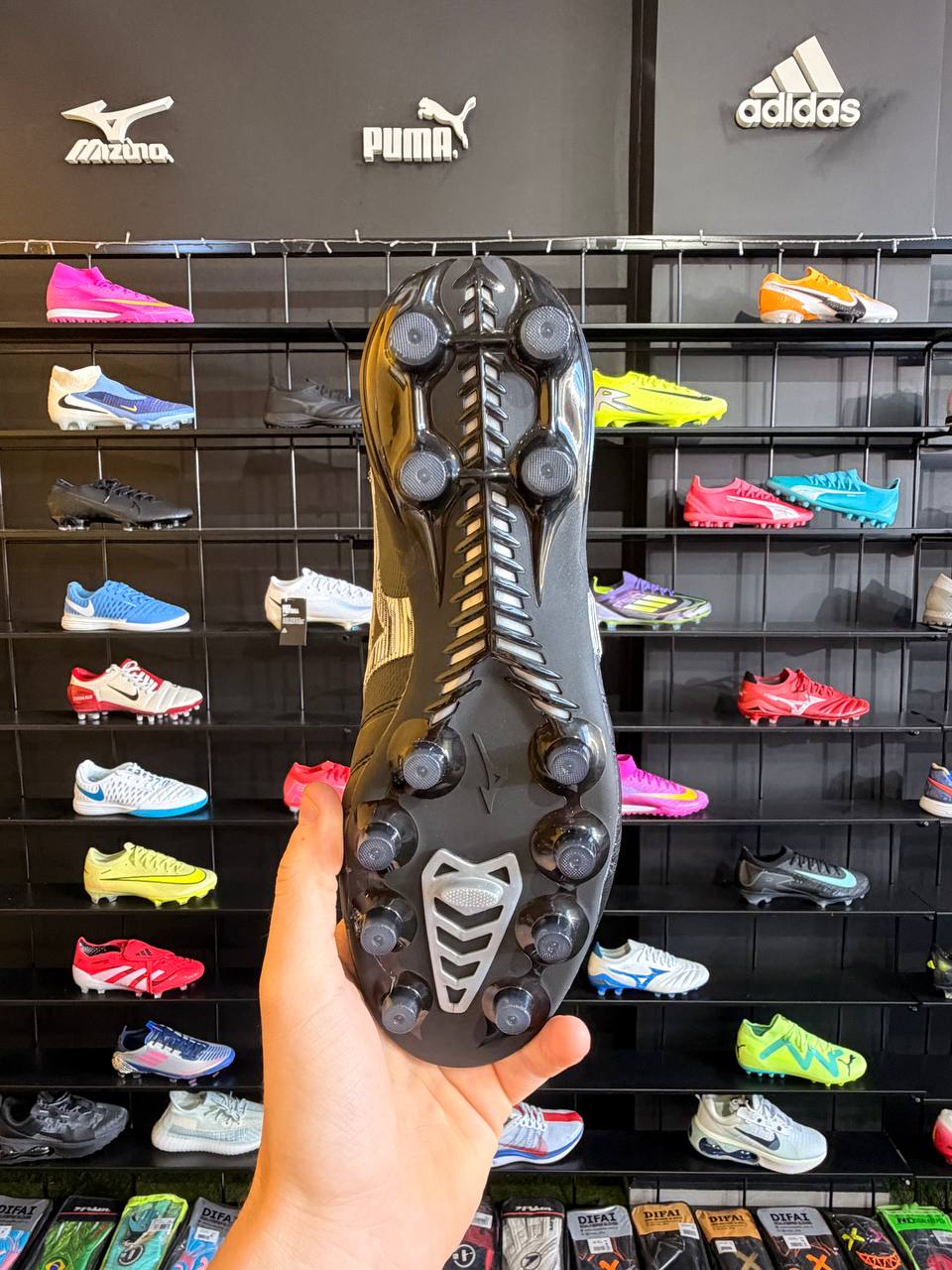 MIZUNO MORELIA FG + BRINDE (PRONTA ENTREGA)