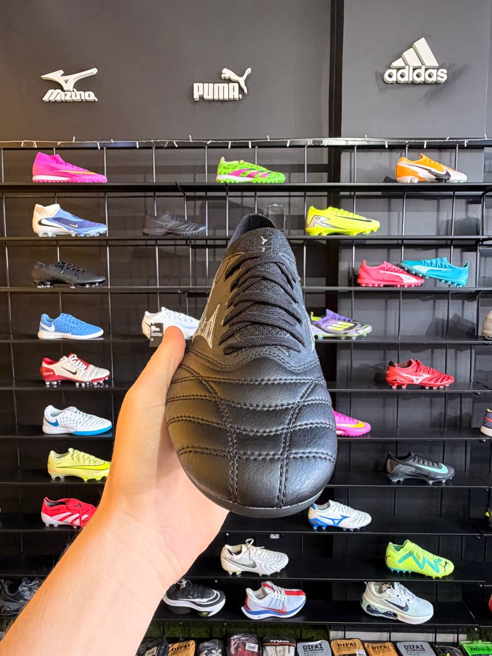 MIZUNO MORELIA FG + BRINDE (PRONTA ENTREGA)