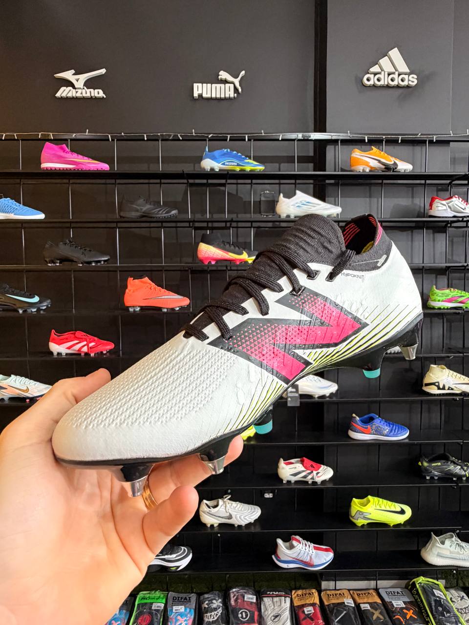 NEW BALANCE TEKELA PROFISSIONAL SG + BRINDE (PRONTA ENTREGA)