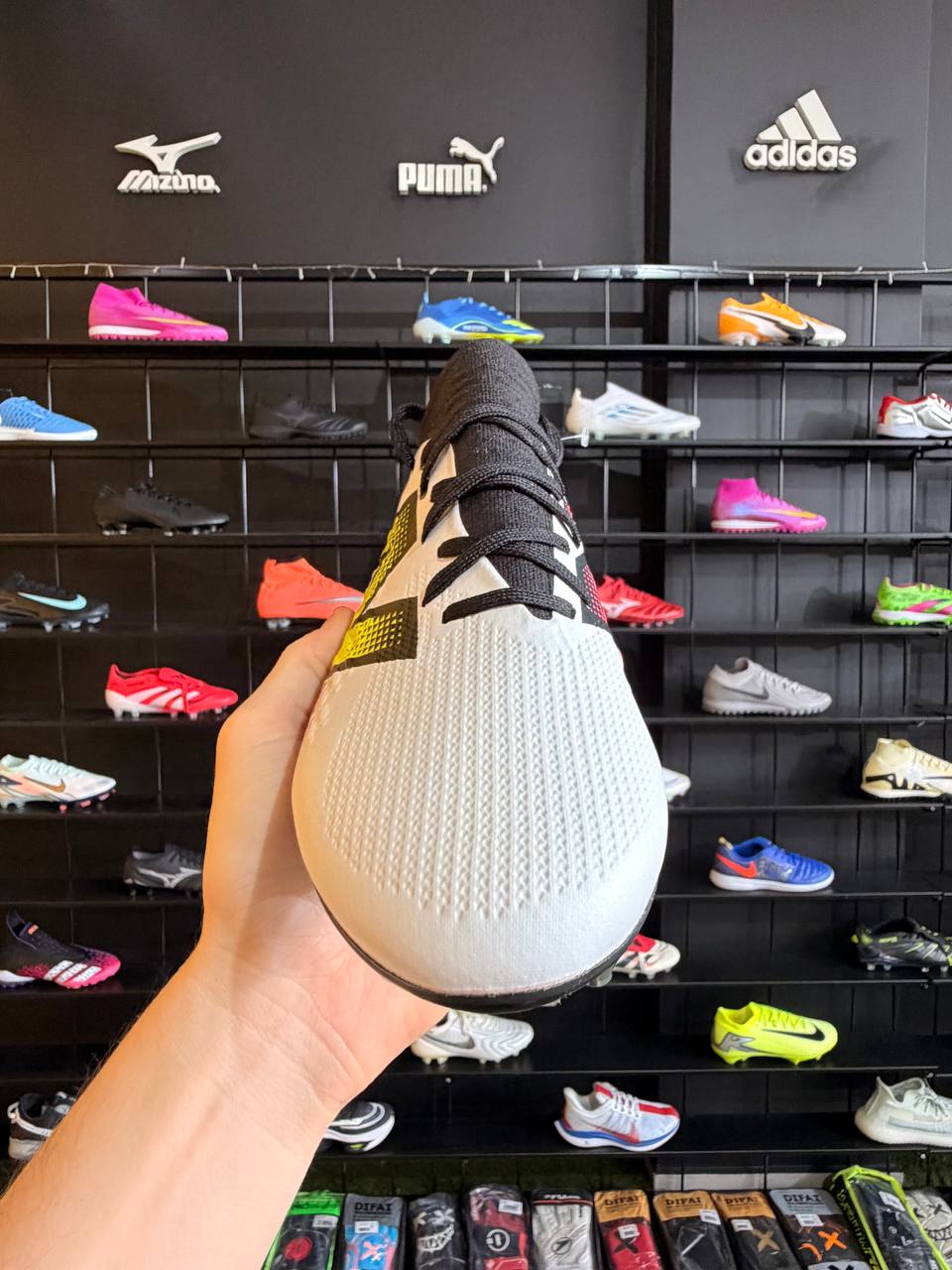 NEW BALANCE TEKELA PROFISSIONAL SG + BRINDE (PRONTA ENTREGA)