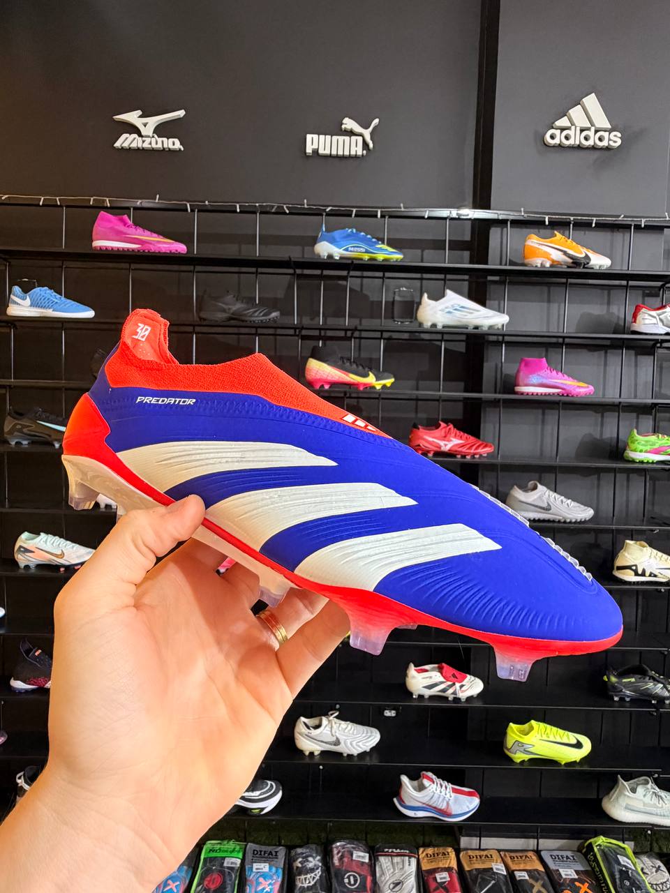 ADIDAS PREDATOR FG PROFISSIONAL + BRINDE (PRONTA ENTREGA)