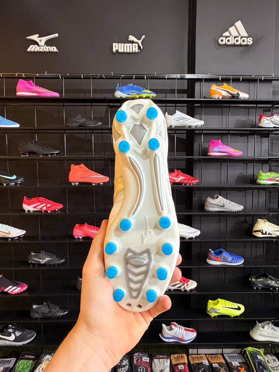 MIZUNO MORELIA FG + BRINDE (PRONTA ENTREGA)