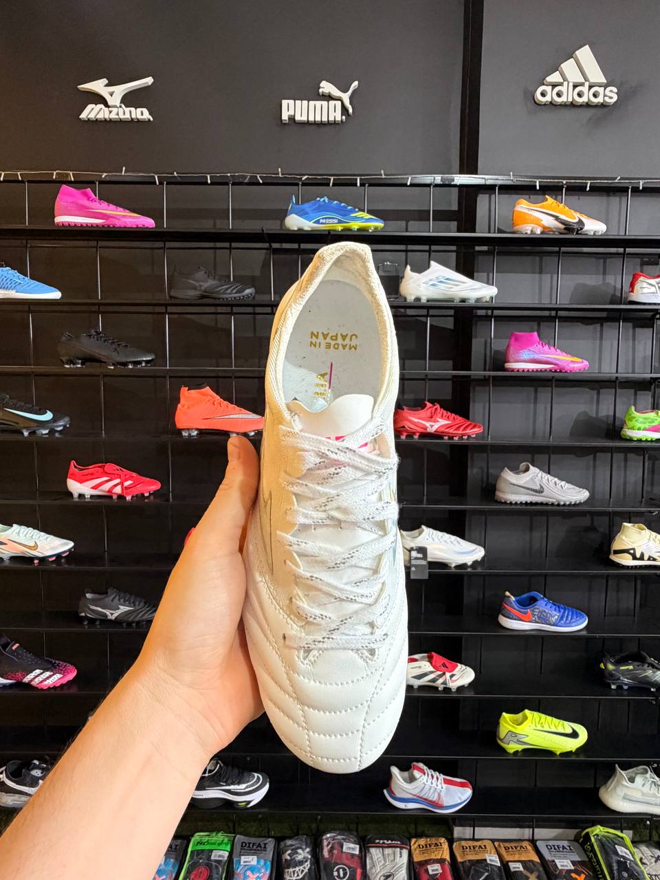 MIZUNO MORELIA FG + BRINDE (PRONTA ENTREGA)