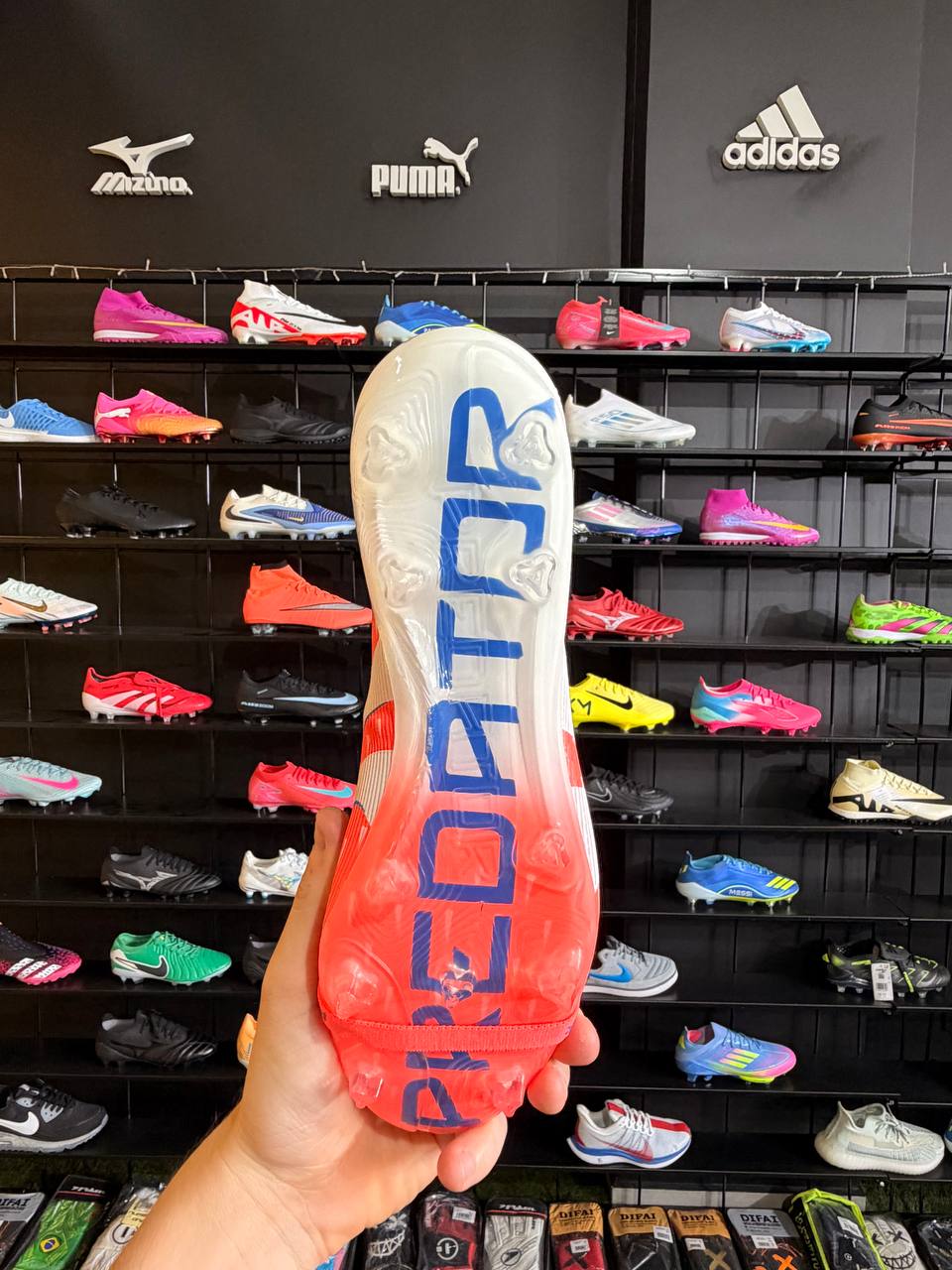 ADIDAS PREDATOR FG + BRINDE (PRONTA ENTREGA)