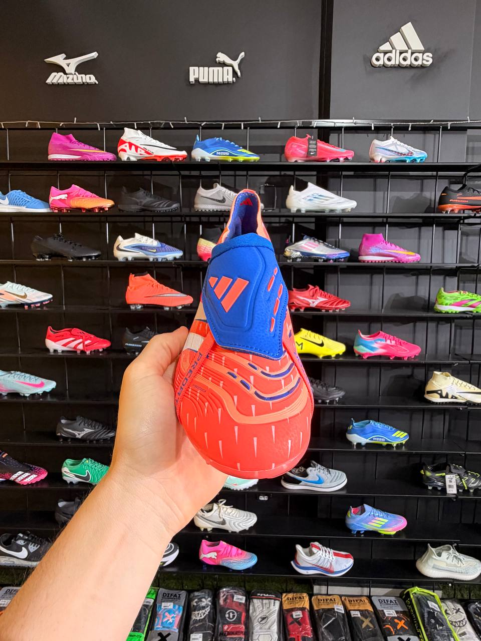 ADIDAS PREDATOR FG + BRINDE (PRONTA ENTREGA)