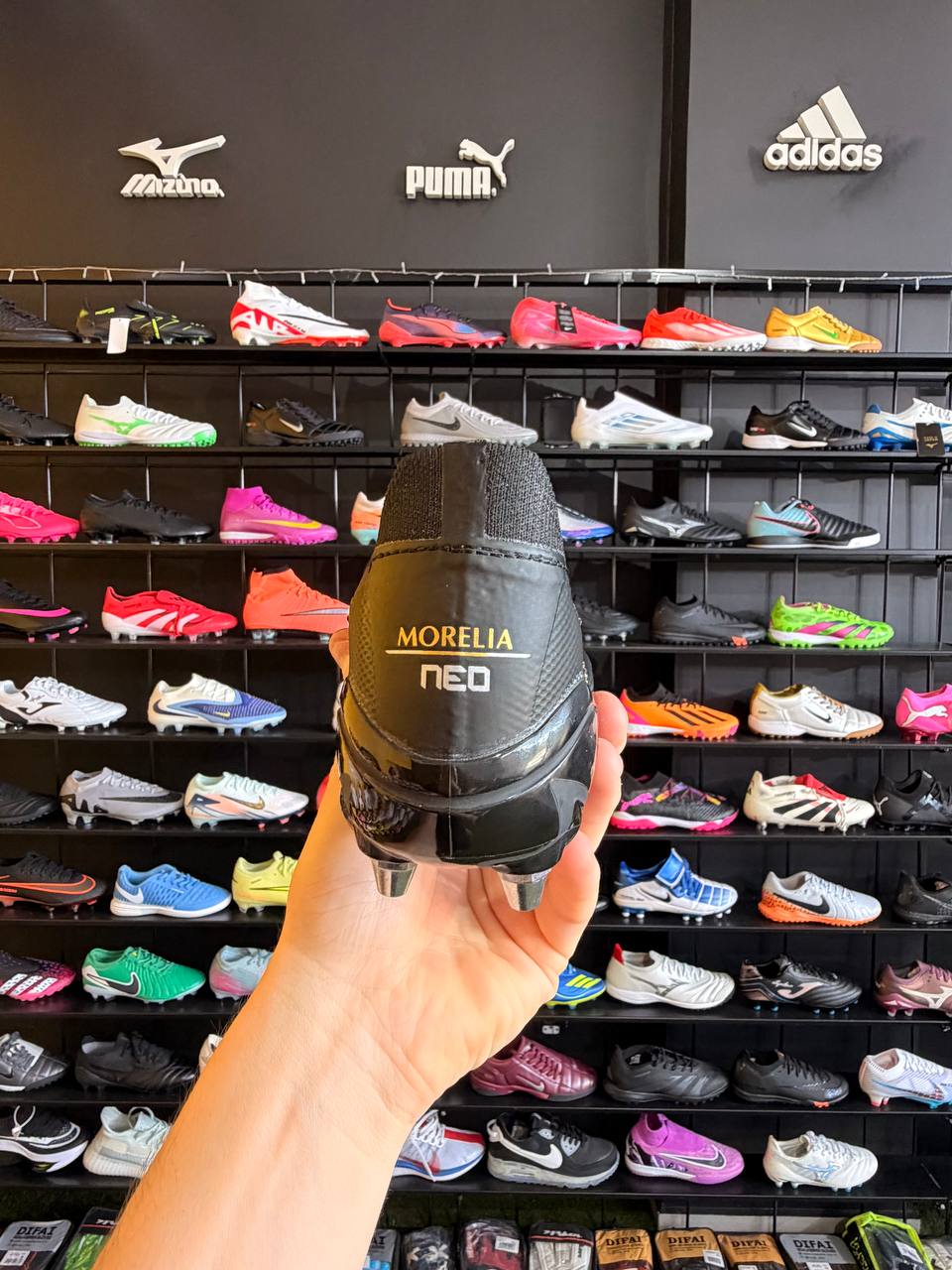 MIZUNO MORELIA SG + BRINDE (PRONTA ENTREGA)