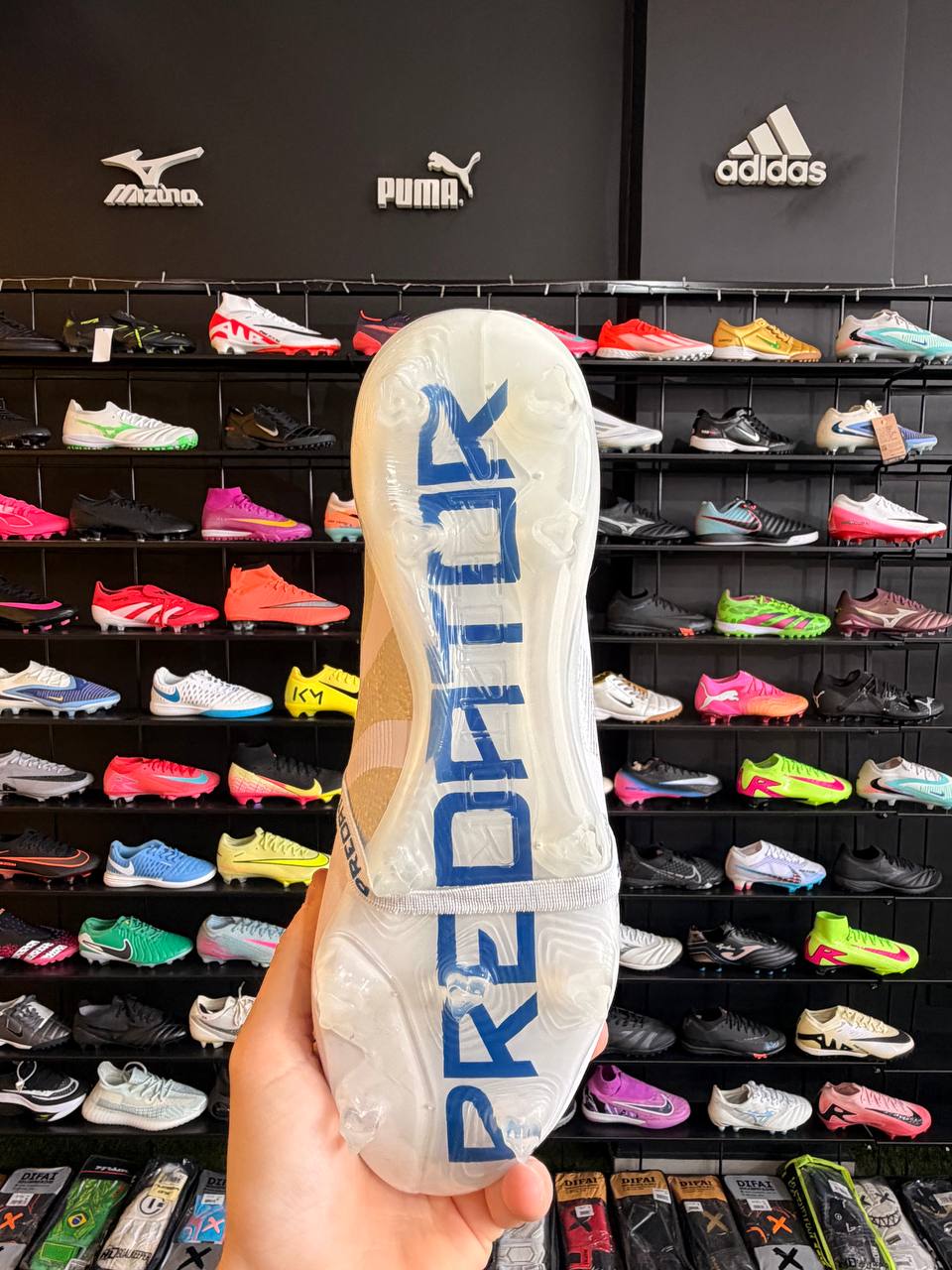 ADIDAS PREDATOR FG + BRINDES (PRONTA ENTREGA)