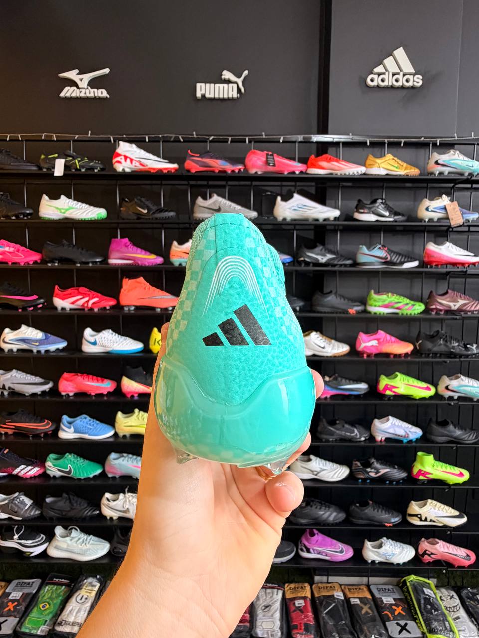 ADIDAS PREDATOR FG + BRINDES (PRONTA ENTREGA)