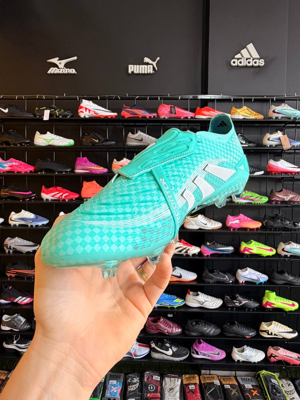 ADIDAS PREDATOR FG + BRINDES (PRONTA ENTREGA)