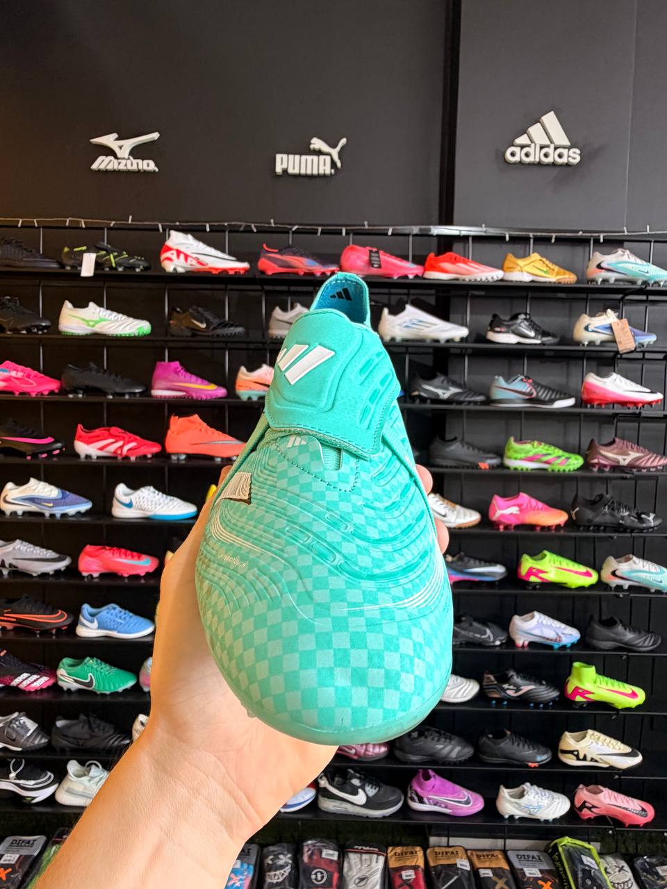 ADIDAS PREDATOR FG + BRINDES (PRONTA ENTREGA)