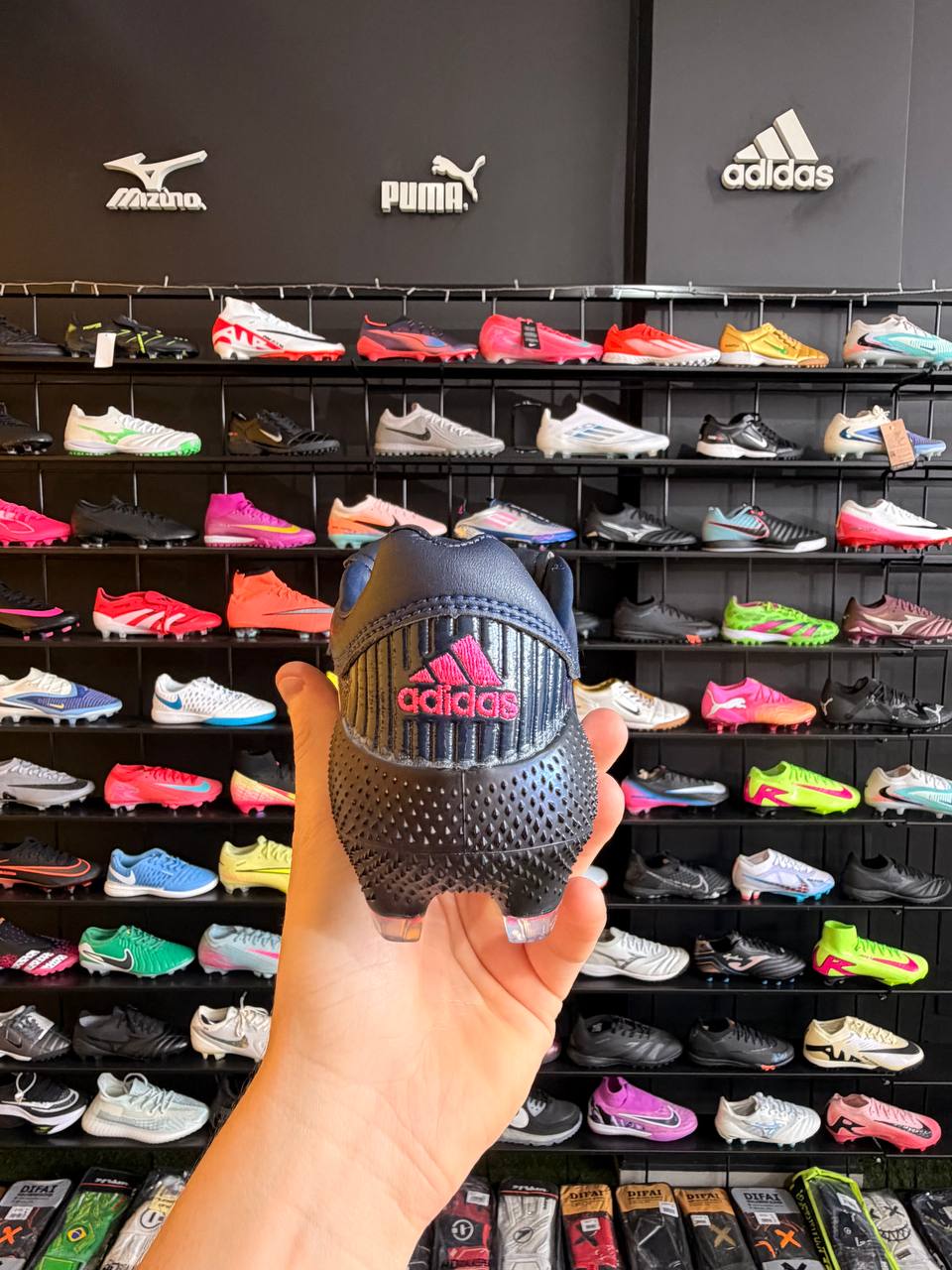 ADIDAS PREDATOR FG + BRINDES (PRONTA ENTREGA)