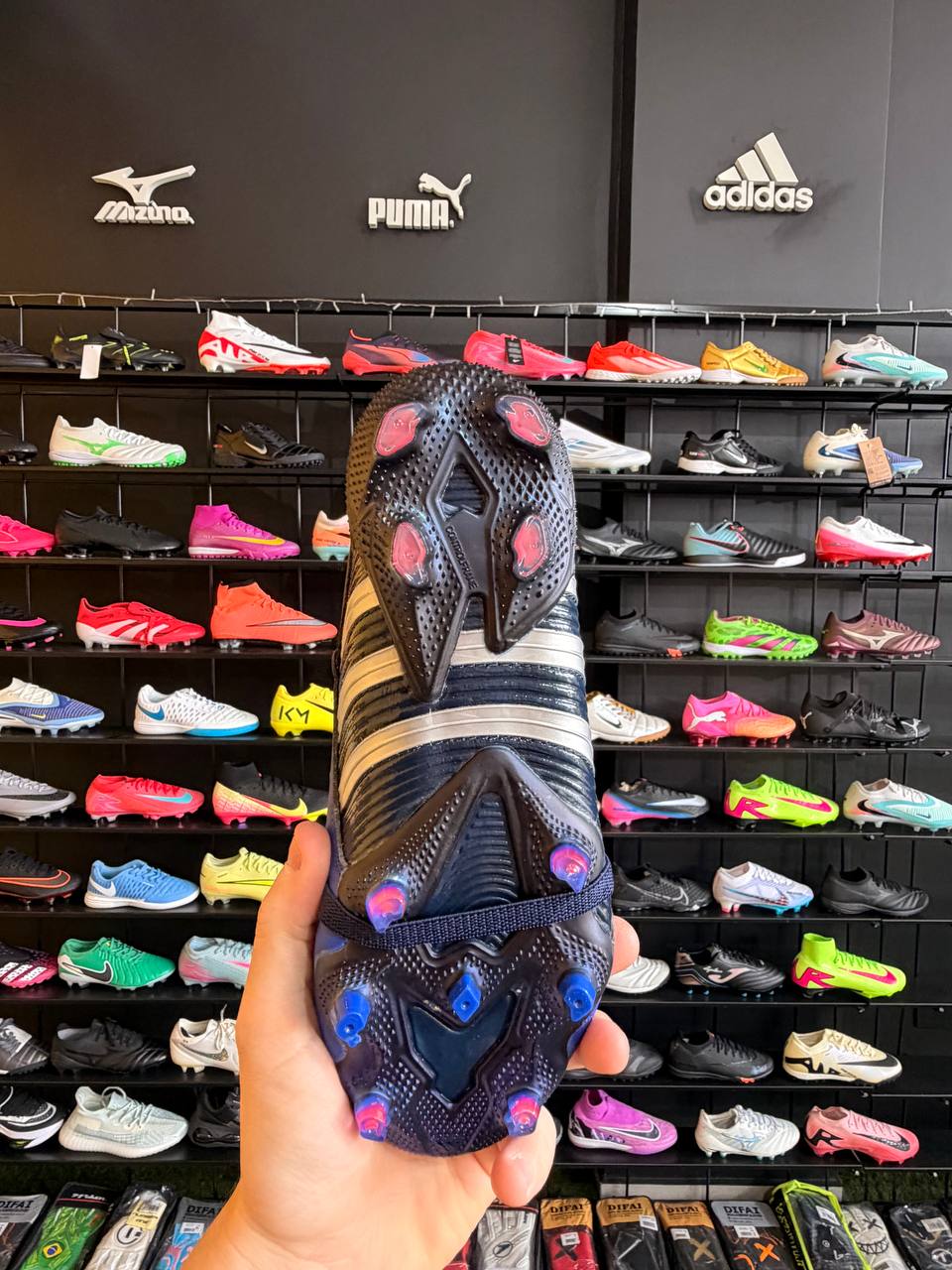 ADIDAS PREDATOR FG + BRINDES (PRONTA ENTREGA)