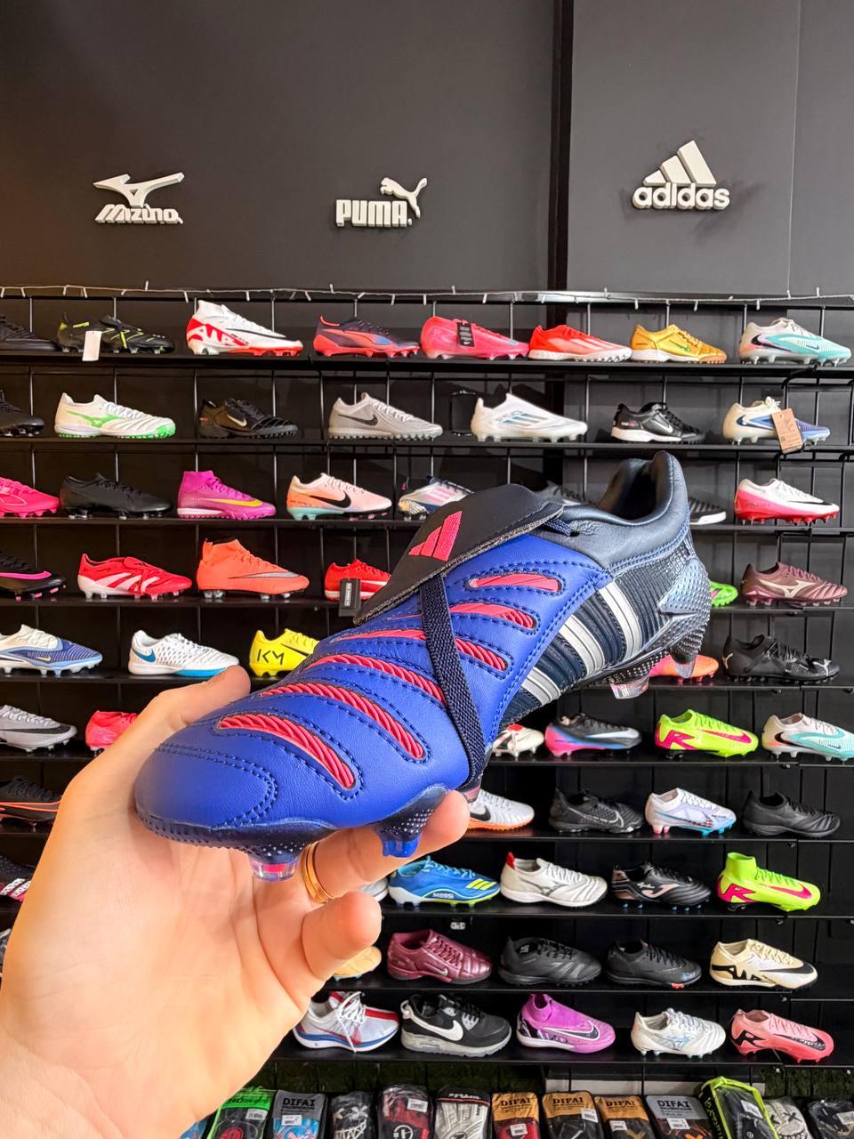 ADIDAS PREDATOR FG + BRINDES (PRONTA ENTREGA)