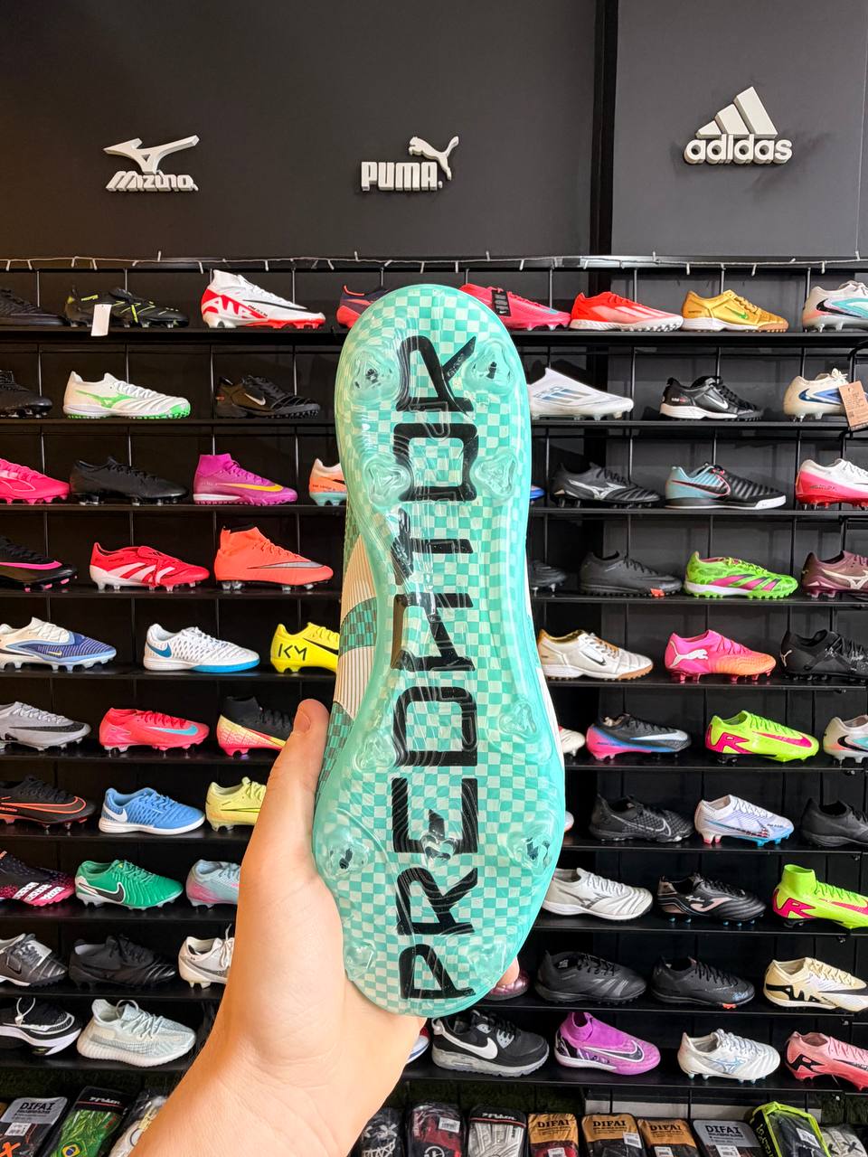 ADIDAS PREDATOR FG + BRINDES (PRONTA ENTREGA)