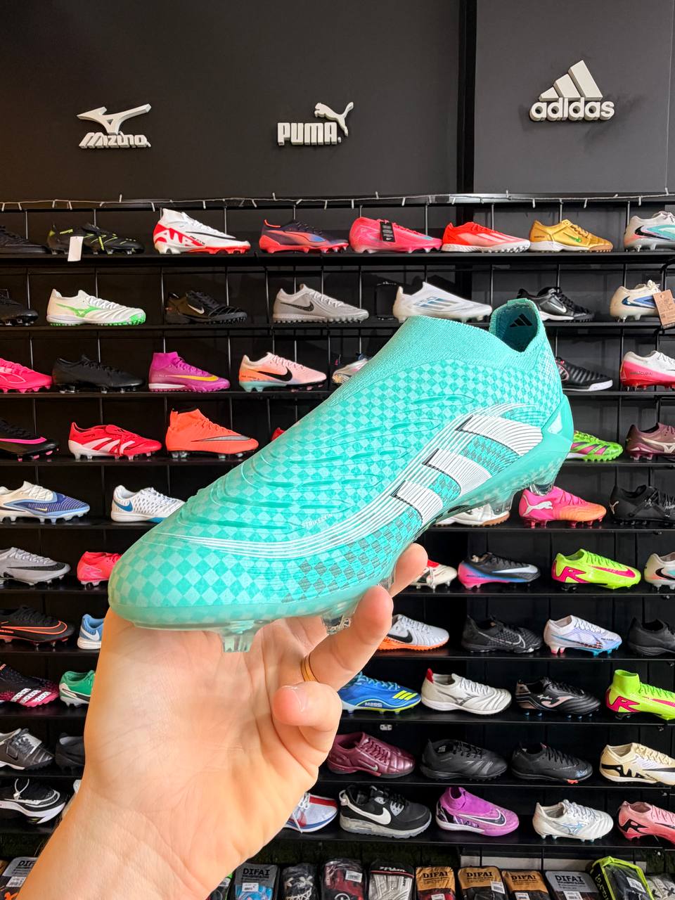 ADIDAS PREDATOR FG + BRINDES (PRONTA ENTREGA)