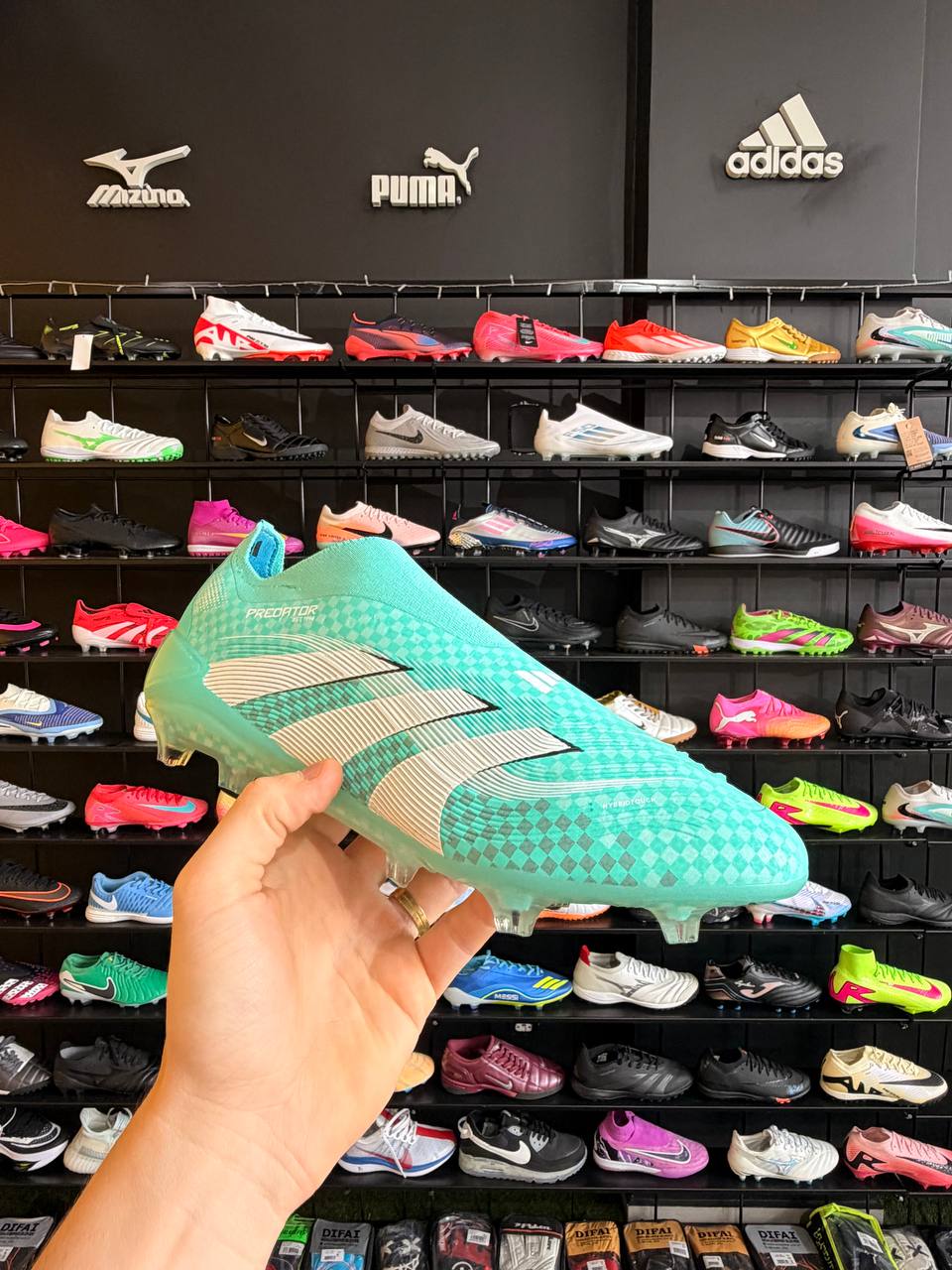 ADIDAS PREDATOR FG + BRINDES (PRONTA ENTREGA)