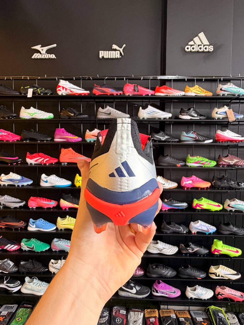 ADIDAS PREDATOR 2026 FG + BRINDES (PRONTA ENTREGA)