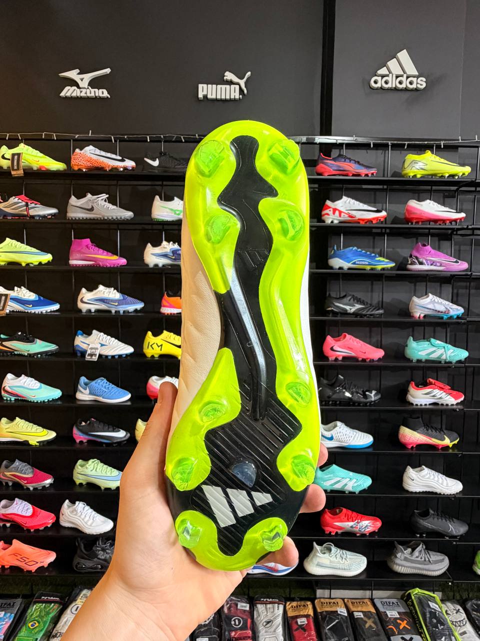 ADIDAS COPA PROFISSIONAL + BRINDE (PRONTA ENTREGA)