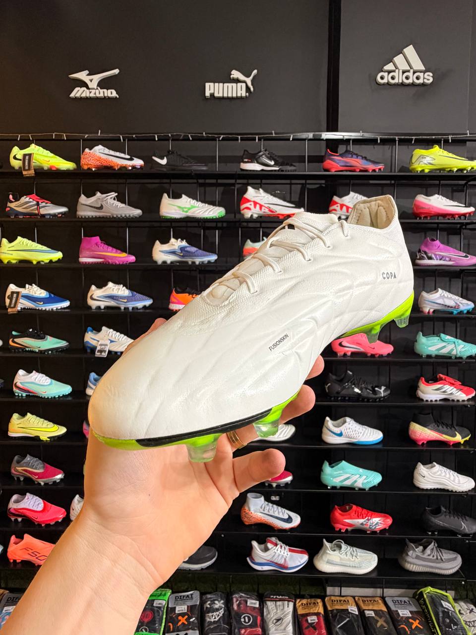 ADIDAS COPA PROFISSIONAL + BRINDE (PRONTA ENTREGA)