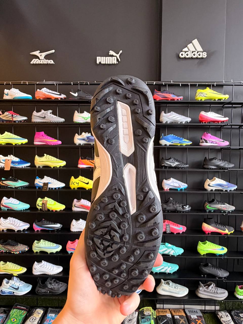 MIZUNO MORELIA TF + BRINDE (PRONTA ENTREGA)