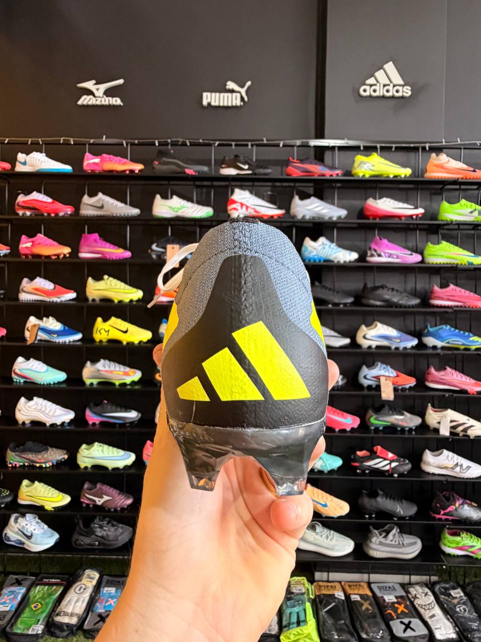 ADIDAS PREDATOR ACCURACY FG + BRINDES (PRONTA ENTREGA)