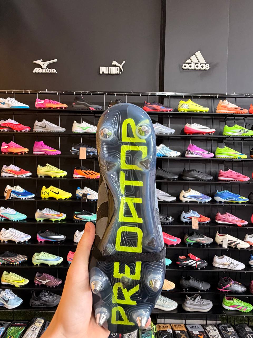 ADIDAS PREDATOR SG + BRINDES (PRONTA ENTREGA)