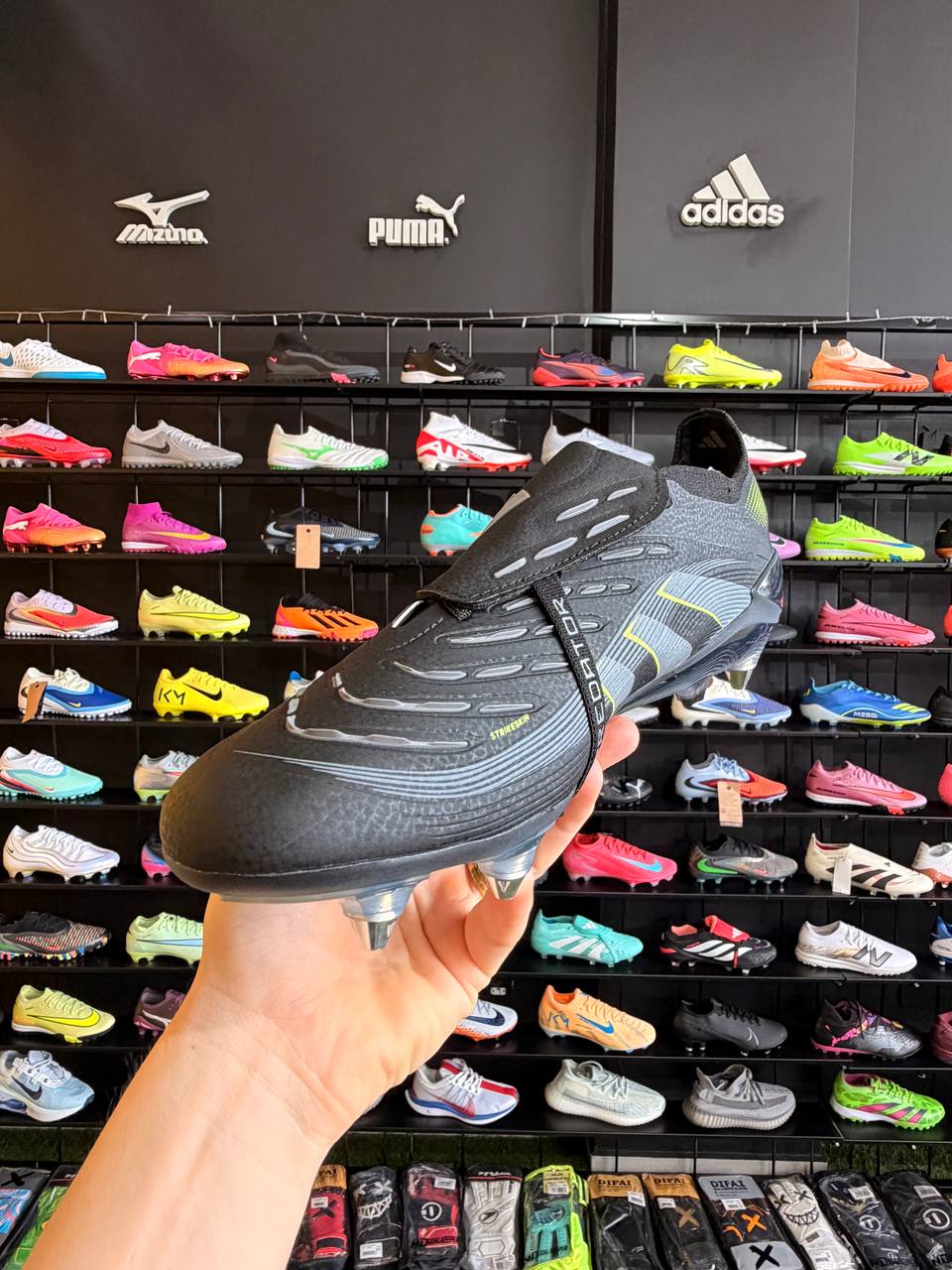 ADIDAS PREDATOR SG + BRINDES (PRONTA ENTREGA)