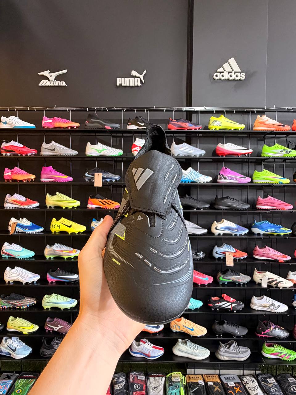 ADIDAS PREDATOR SG + BRINDES (PRONTA ENTREGA)