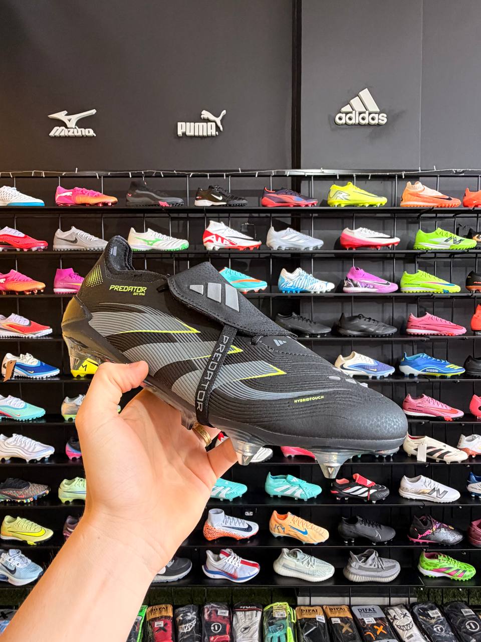 ADIDAS PREDATOR SG + BRINDES (PRONTA ENTREGA)