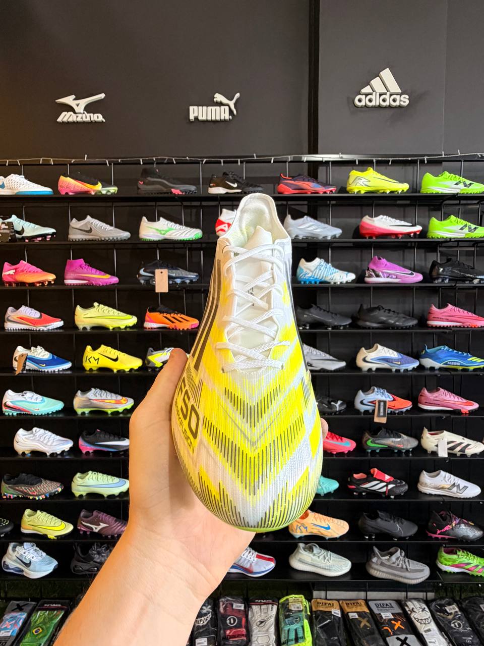 ADIDAS F50 SG + BRINDES (PRONTA ENTREGA)