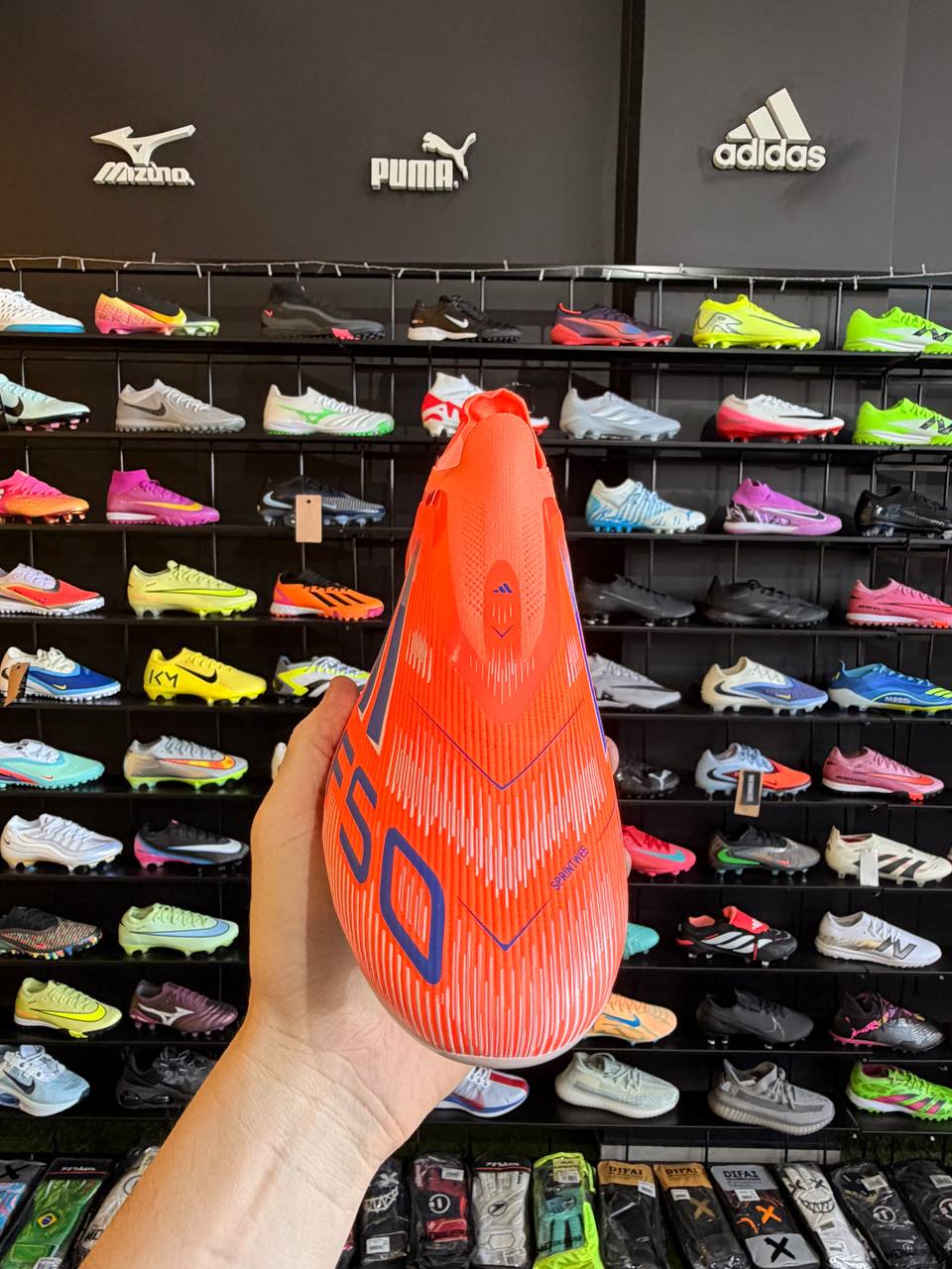 ADIDAS F50 SG + BRINDES (PRONTA ENTREGA)